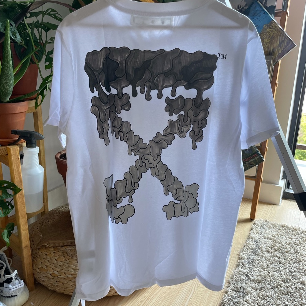 Off-white T-shirt